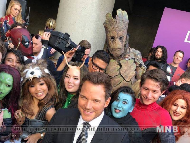 "Avengers: Endgame" киноны улаан хивсний ёслол Лос-Анжелес хотод боллоо