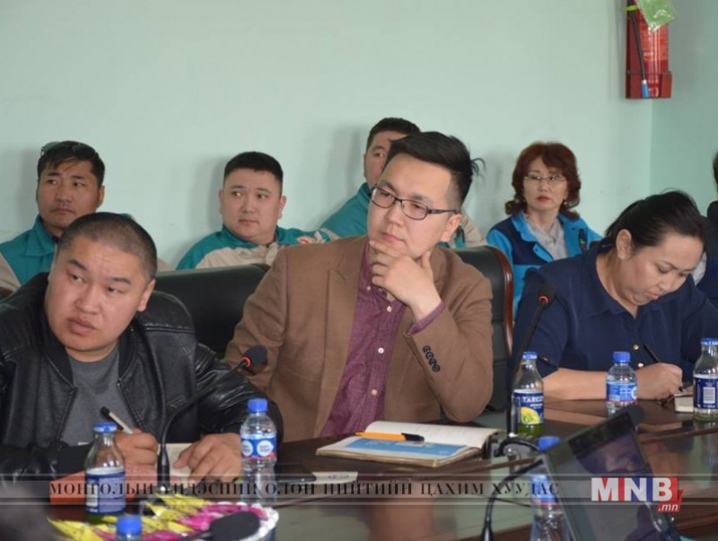 "Үүрэг хүлээсэн хэрэглэгчид"-тэй уулзалт хийжээ