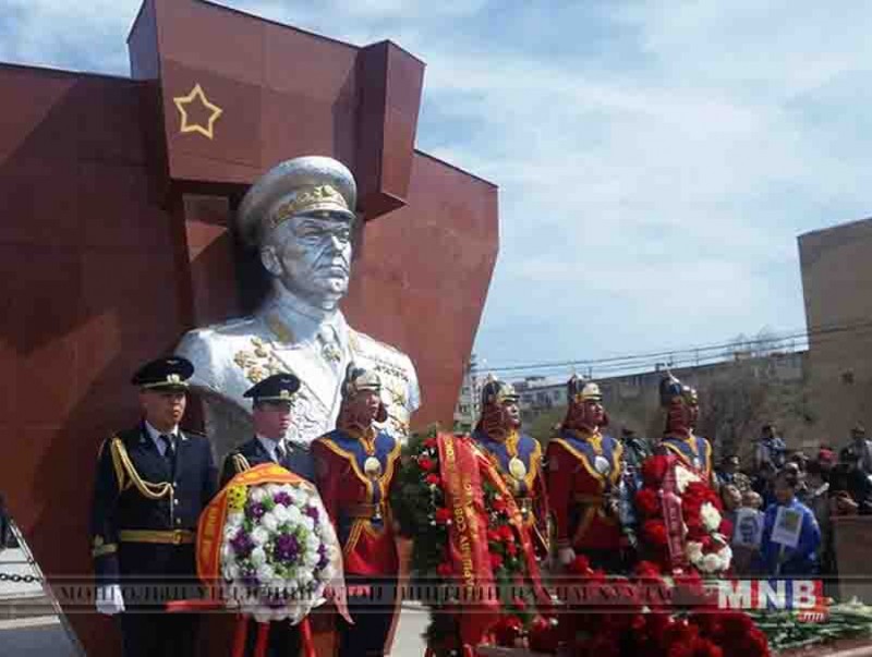 "Мөнхөд дурсагдах дайчид" явган жагсаалд 6000 хүн оролцов