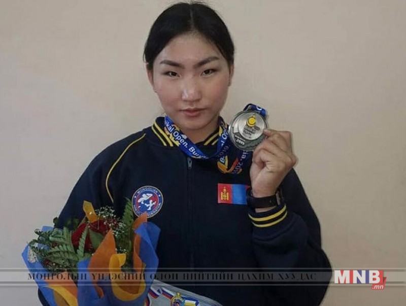 ОУХМ Х.Болортуяа "Байгал Опен" тэмцээнээс мөнгөн медаль хүртлээ