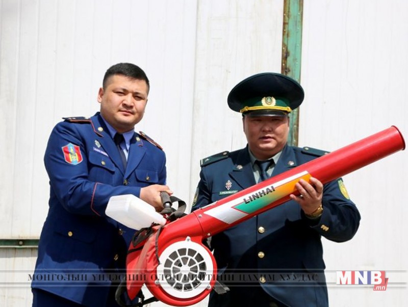 Хил хамгаалах ерөнхий газарт 30 ширхэг үлээгч аппарат хандивлалаа