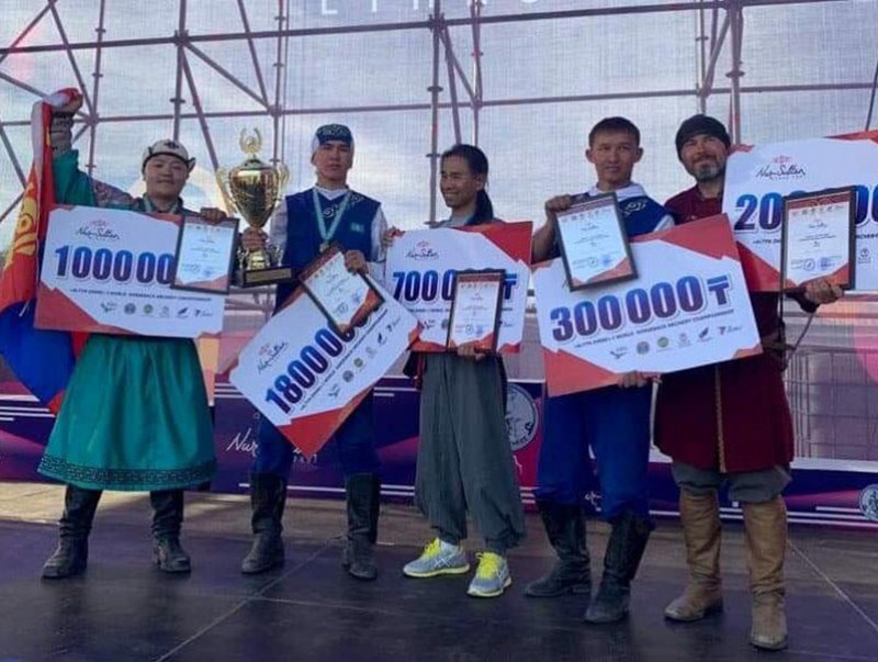 Морьт харваачид олон улсын тэмцээнээс мөнгөн цом хүртлээ