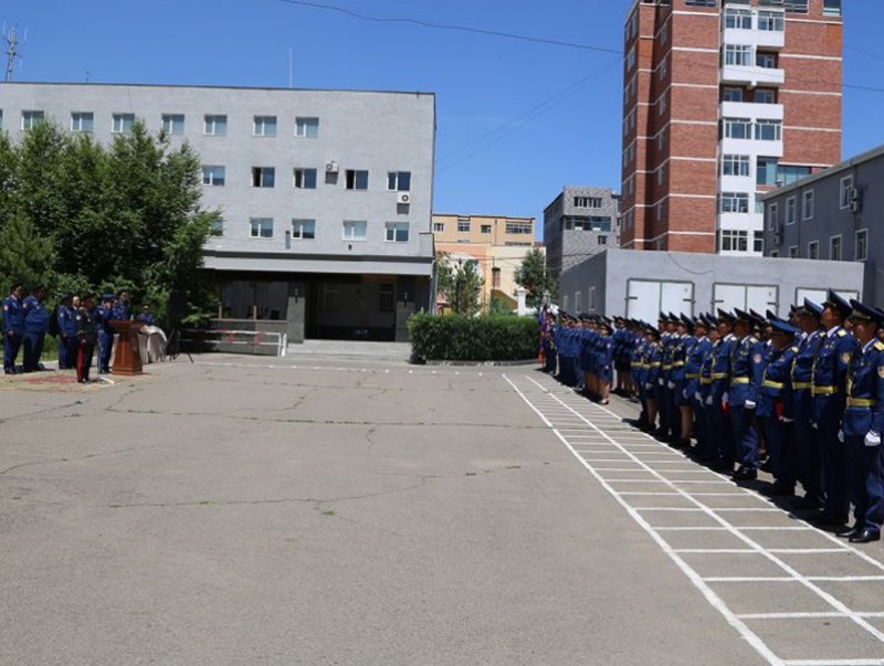 Алба хаагчид цол нэмлээ