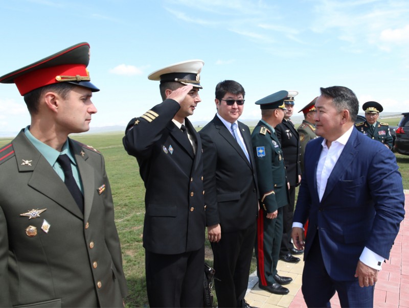 Ерөнхийлөгч Х.Баттулга "Русские Витязи" багийн уран нислэгийн үзүүлэх тоглолтыг үзэж сонирхов