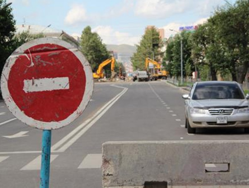 Хайлаастын уулзвараас Долоон буудлын эцэс хүртэлх авто замыг түр хаажээ