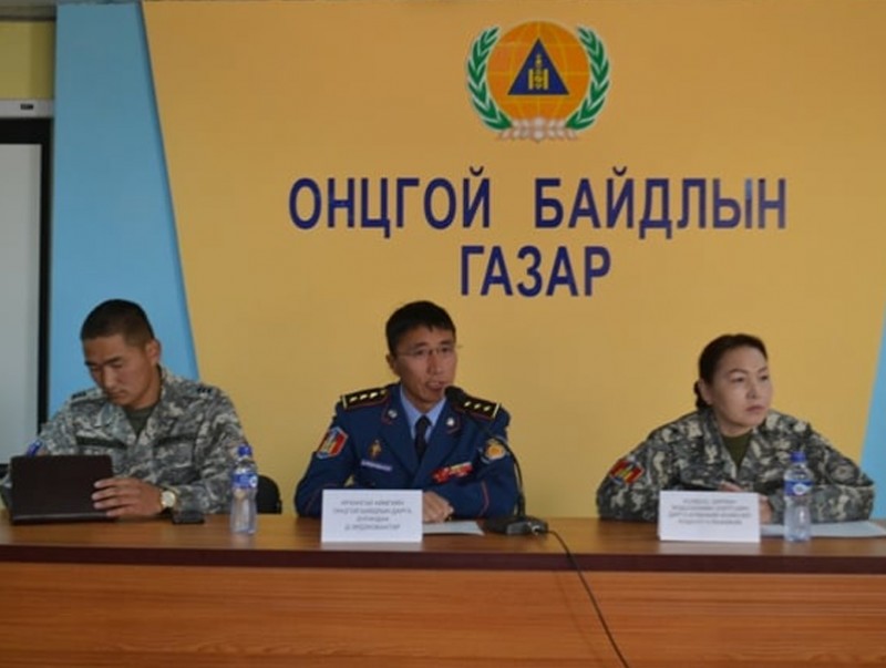Дуудлага хүлээн авагч, холбоочдын сургалтыг зохион байгуулж байна
