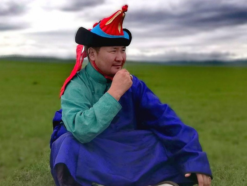 Ё.Батмөнх: Би нийтийн дууг орчин үеийн хэмнэлээр дуулахыг хичээдэг