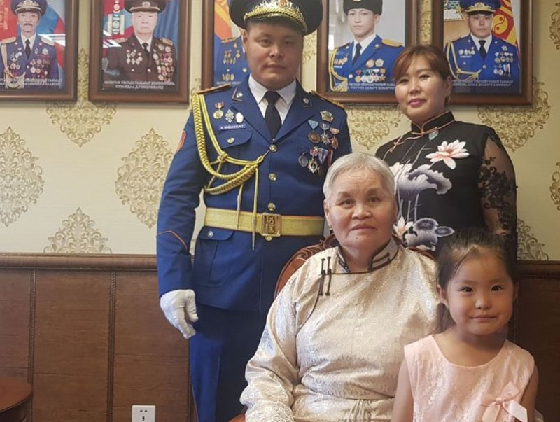Үйлчилгээний гавьяат ажилтан, аврагч Х.Мөнхбат 3 өрөө байртай боллоо