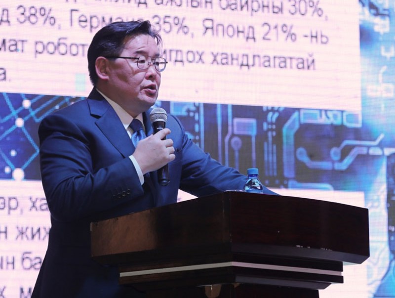 Дэлхий дахины боловсролын хөгжлийн чиг хандлага, Үндсэн хуулийн нэмэлт, өөрчлөлтийн сэдвээр илтгэл тавилаа
