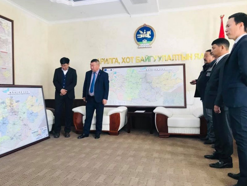 Барилгын материалын үйлдвэрүүдийн байршлыг Монгол Улсын газрын зурагт байршуулсан төслийг гардуулав