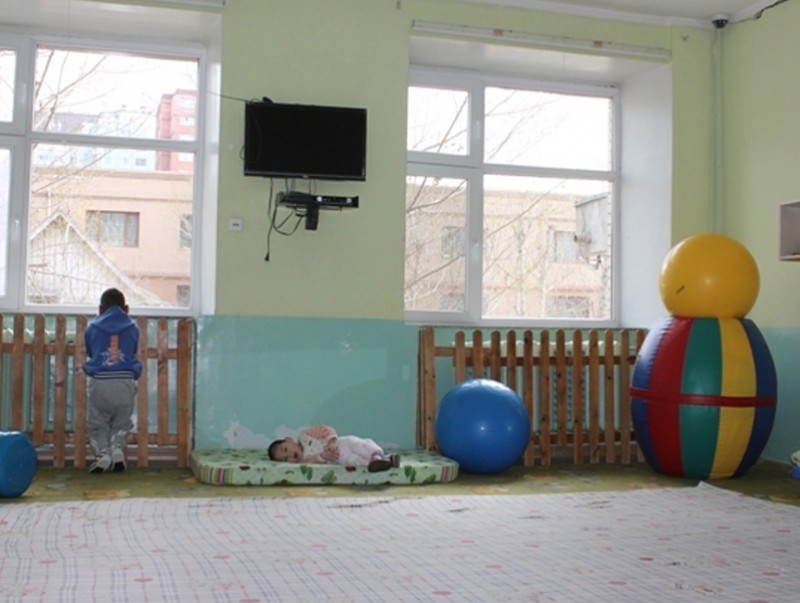 Жилд дунджаар 1500 хүүхэд үрчлэгддэг байна