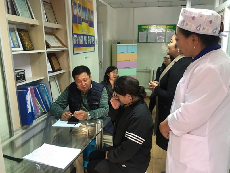 Эрүүл мэндийн даатгалын ерөнхий газрынхан хөдөө орон нутагт ажиллаж байна