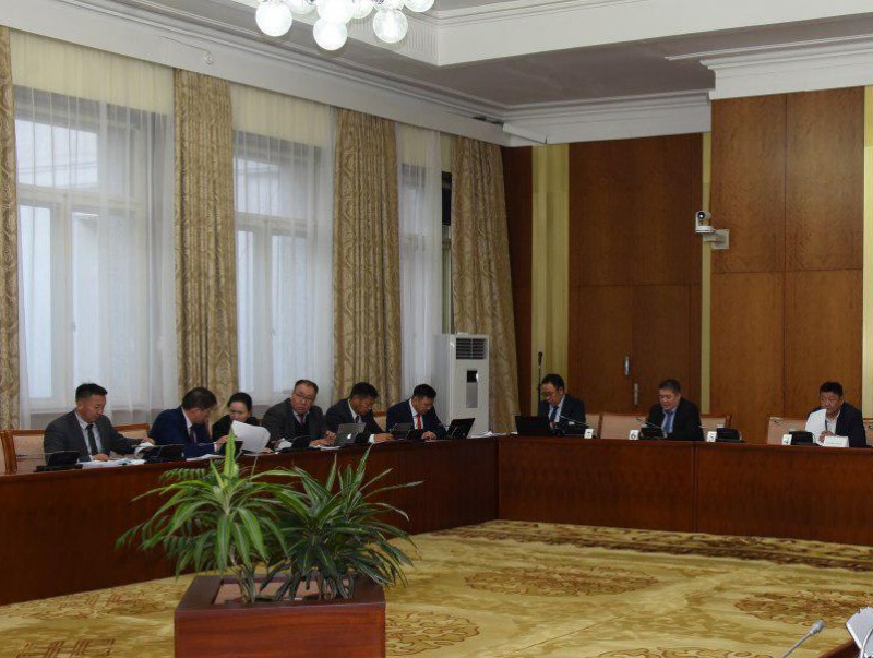 Тамхины хяналтын тухай хуульд өөрчлөлт оруулах тухай хуулийн төслийн анхны хэлэлцүүлгийг хийлээ