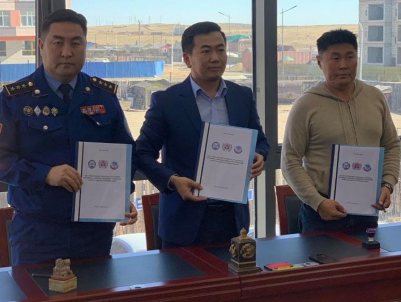 Хамтран ажиллах санамж бичигт гарын үсэг зурлаа