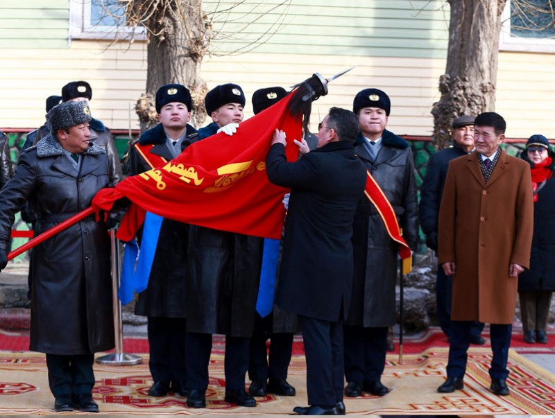Дотоодын цэргийн 805 дугаар ангийг Цэргийн гавьяаны одонгоор шагналаа