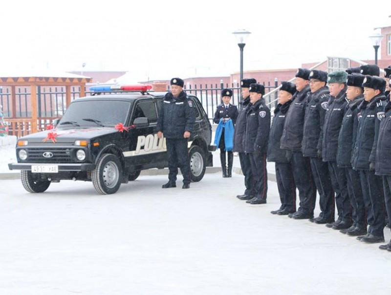 Багануур дүүргийн цагдаагийн хэлтэст автомашин өглөө