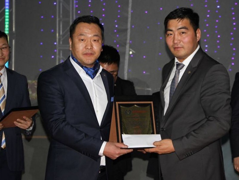 Орон нутгийн шилдэг байгууллагаар шалгарав