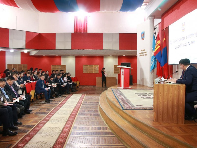 Удирдах ажилтнуудын шуурхай хуралдаан хуралдлаа