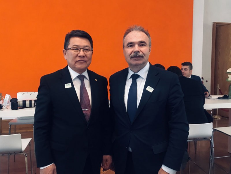 Унгар улсын Хөдөө аж ахуйн сайдтай уулзав