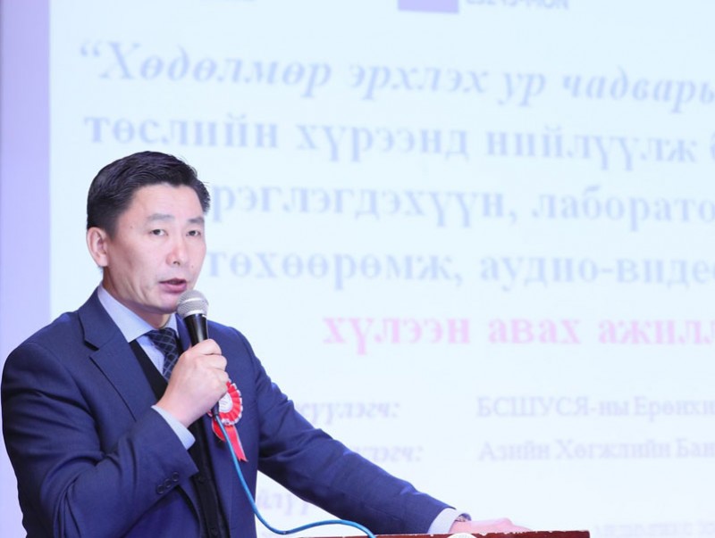 Ерөнхий боловсролын сургуулиудад 871 лабораторийн тоног төхөөрөмжийг хүлээлгэн өглөө
