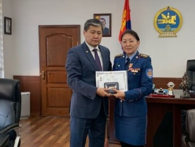 Олон улсын Иргэний хамгаалалтын “Офицер” одонгоор шагнав