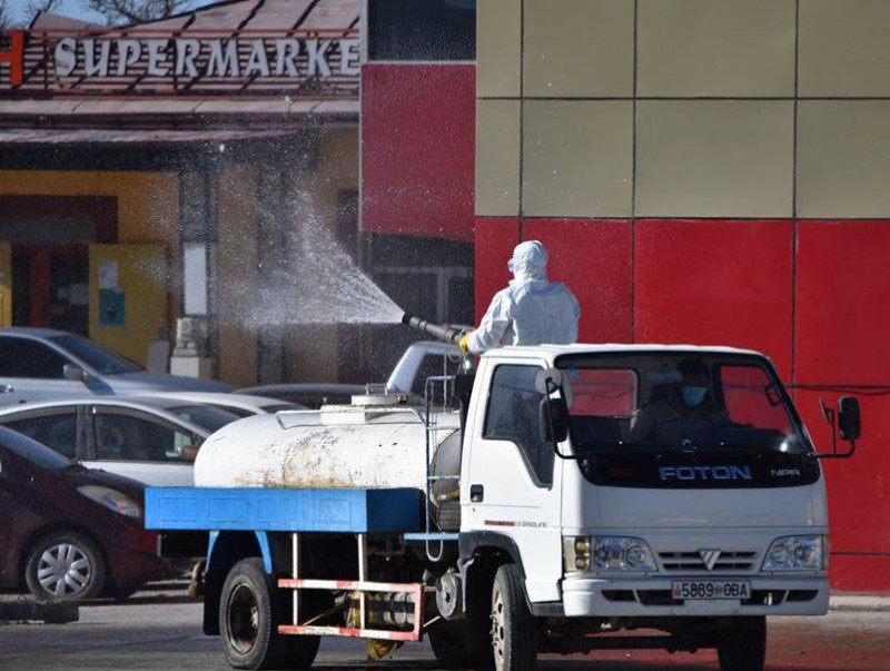 Арвайхээр суманд 88,8 тонн уусмалаар халдваргүйтгэл хийлээ
