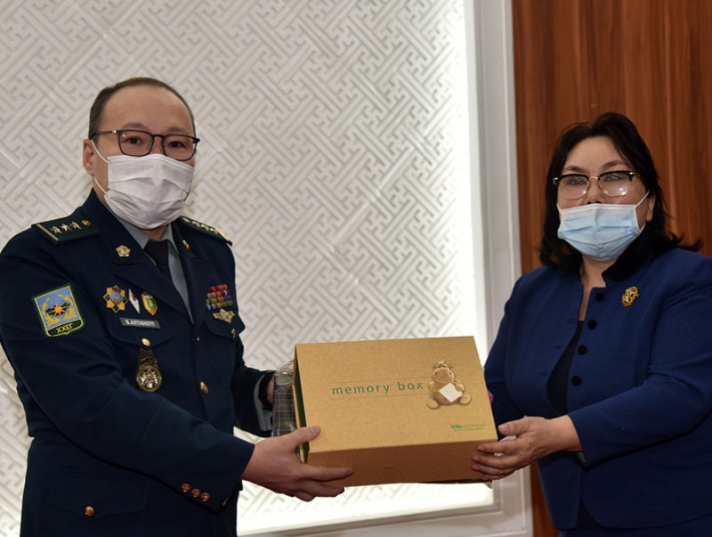 Алдарт эхийн одонтой ээжүүд хилчдэд талархалаа илэрхийлэв