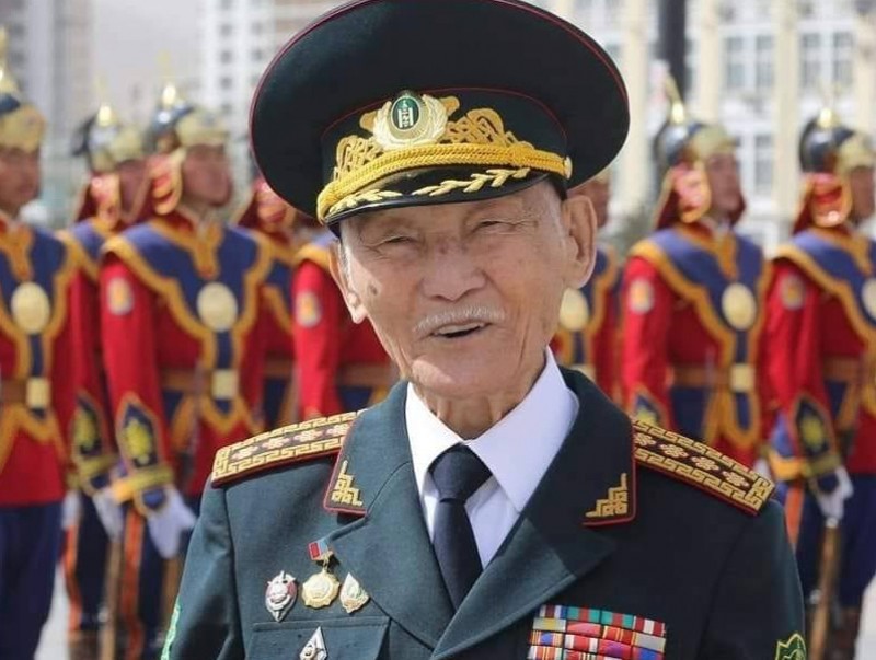 Хурандаа генерал С.Лувсангомбод орон сууц өгнө