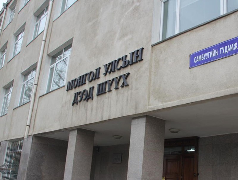 Улсын дээд шүүхийн Ерөнхий шүүгч Х.Батсүрэнг өөрийнх нь хүсэлтээр чөлөөллөө
