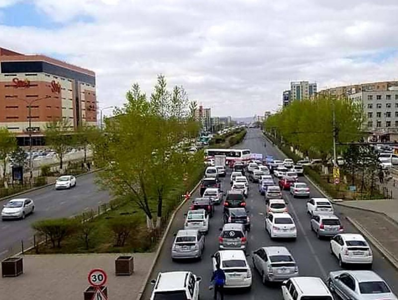 Москва хорооллын урд талын авто замын хойд талын зорчих хэсгийг хаалаа