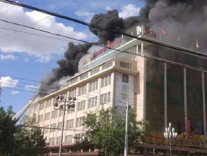 Галыг унтраахаар ажиллаж байна