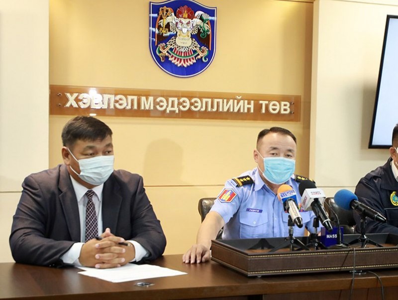 “Ковид-19” өвчний эрсдэл буураагүй учир иргэд амны хаалтаа тогтмол зүүхийг уриалж байна