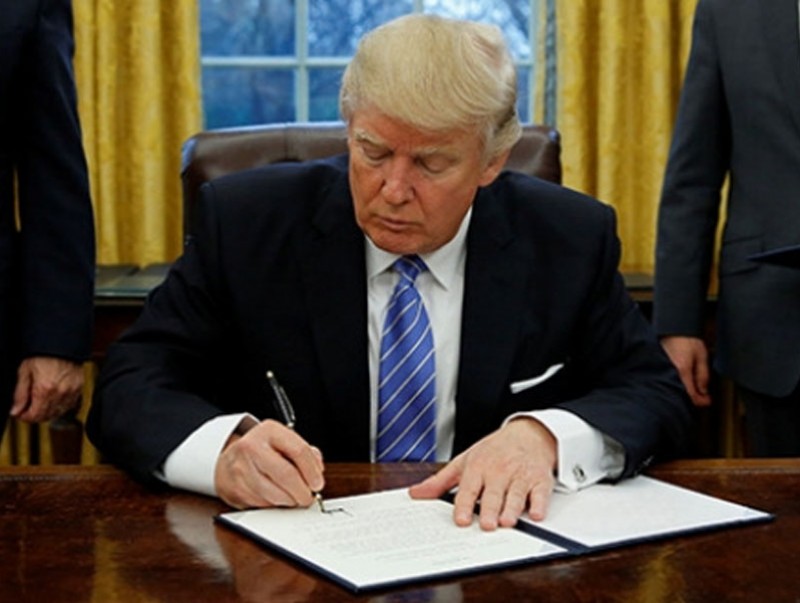 Дональд Трамп Куба улсын эсрэг авсан худалдааны хоригоо сунгалаа