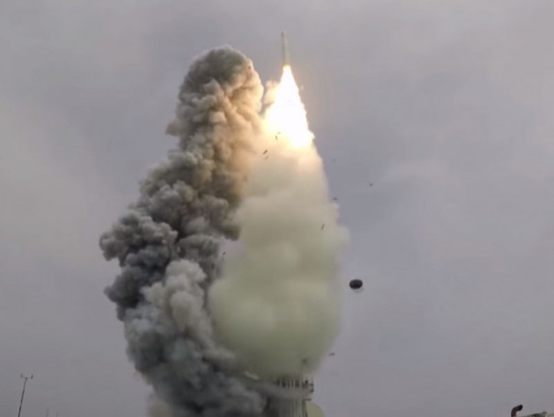 БНХАУ анх удаа Шар тэнгисээс зөөвөрлөгч пуужин сансар руу хөөргөлөө
