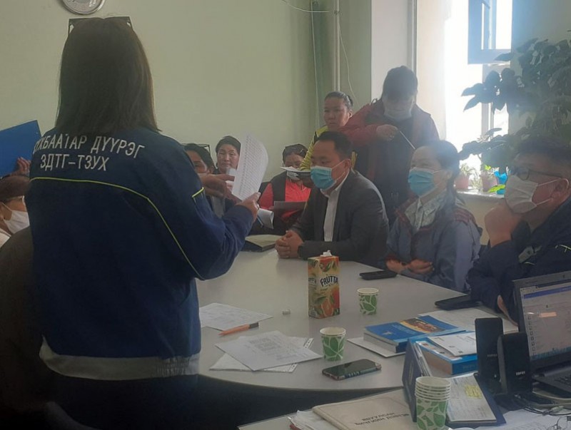 Айл өрхүүдэд угаарын хий мэдрэгчийн зөвлөмжийг хүргэн ажиллаж байна