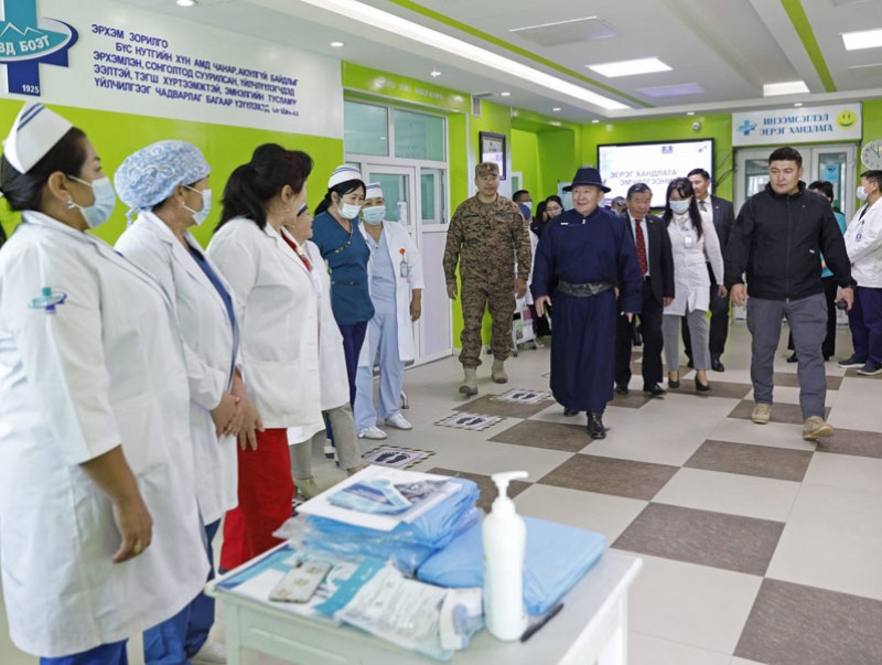 Баруун бүсийн оношилгоо, эмчилгээний төвийн үйл ажиллагаатай танилцлаа