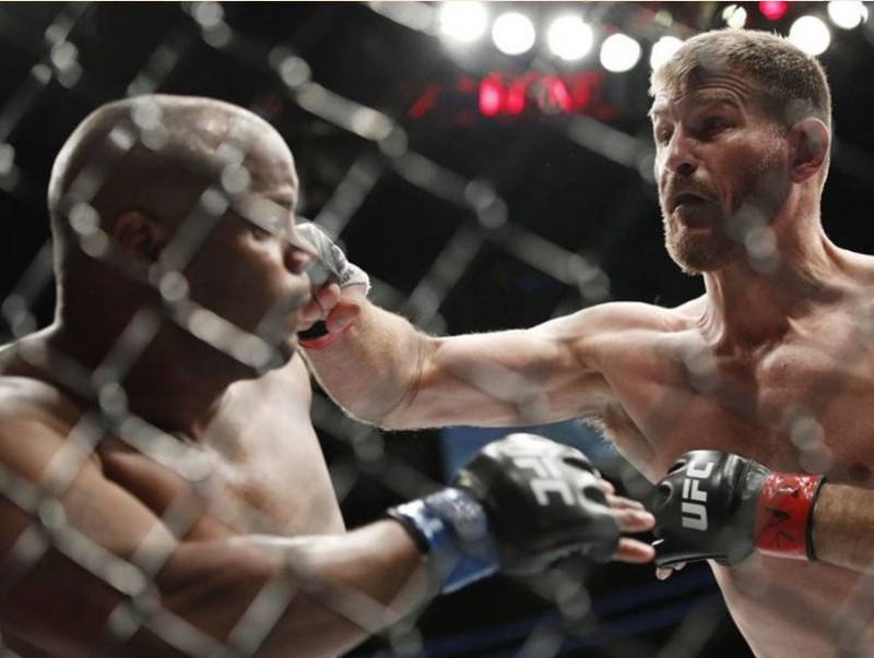 "UFC"-гийн шинэчилсэн чанасаа гарсан ч хэнийх нь байр солигдсонгүй