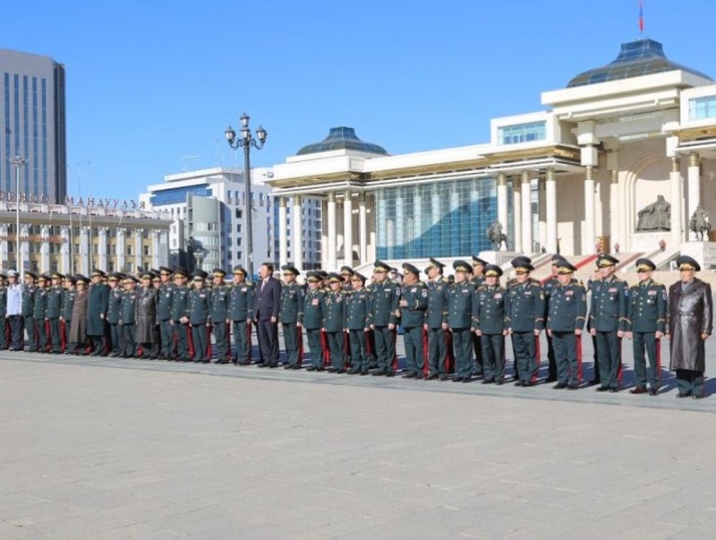 Алтан мөрдэст генералуудад хүндэтгэл үзүүллээ