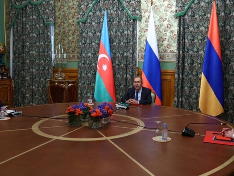 ОХУ-ын Ерөнхийлөгч Армен, Азербайжаны гадаад хэргийн сайд нарыг Москвад урьжээ