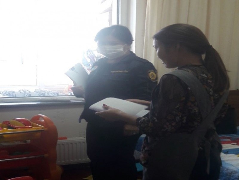 Зөвшөөрөлгүй хүүхэд харах төвийн үйл ажиллагааг зогсоожээ