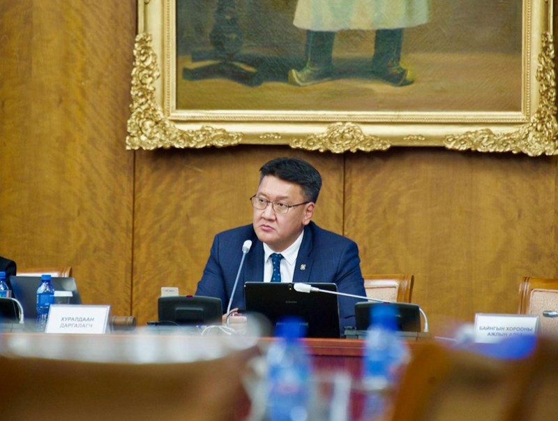 Монгол Улсын 2021 оны төсвийн тухай хуулийн төслүүдтэй хамт өргөн мэдүүлсэн хуулийн төслүүдийн анхны хэлэлцүүлийг хийв