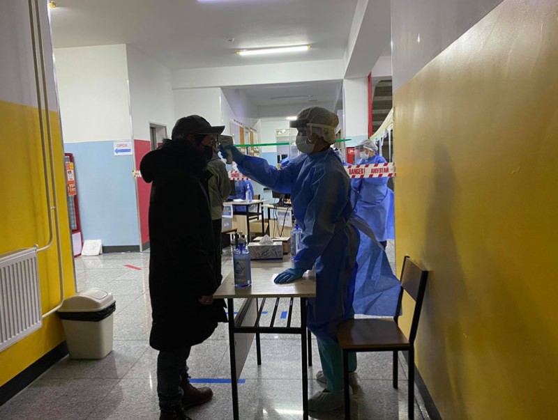 Орон нутаг зорчих иргэдийн шинжилгээ өгөх 22 цэгт хяналт тавьж байна