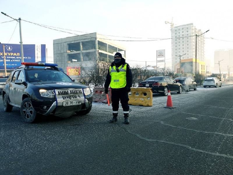 Чингэлтэй дүүрэгт хамгаалалтын үүрэг гүйцэтгэж буй алба хаагчид хүний амь аварчээ