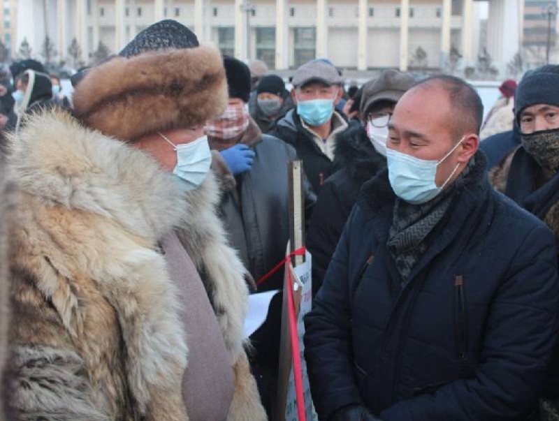 Өлсгөлөн зарласан УИХ-ын гишүүн С.Ганбаатарын майхан цахилгаанд холбогджээ