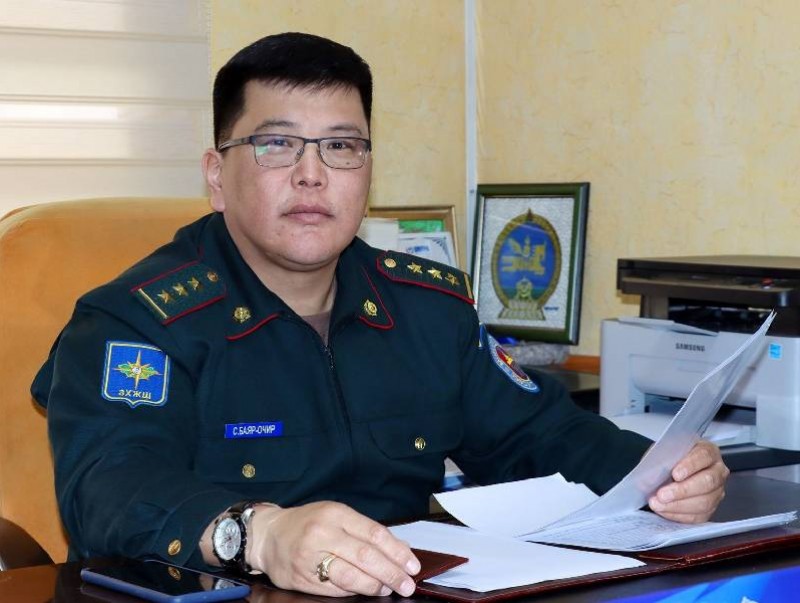 Цэргийн дүрэмт хувцас өмсөх эрхгүй этгээд өмсвөл хариуцлага тооцдог болно