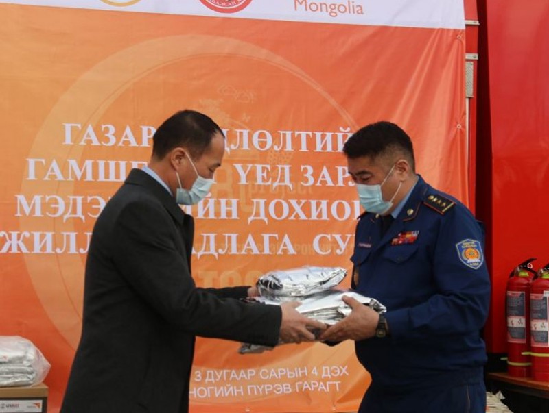 Төслийн хүрэээнд тоног төхөөрөмж хүлээлгэн өглөө