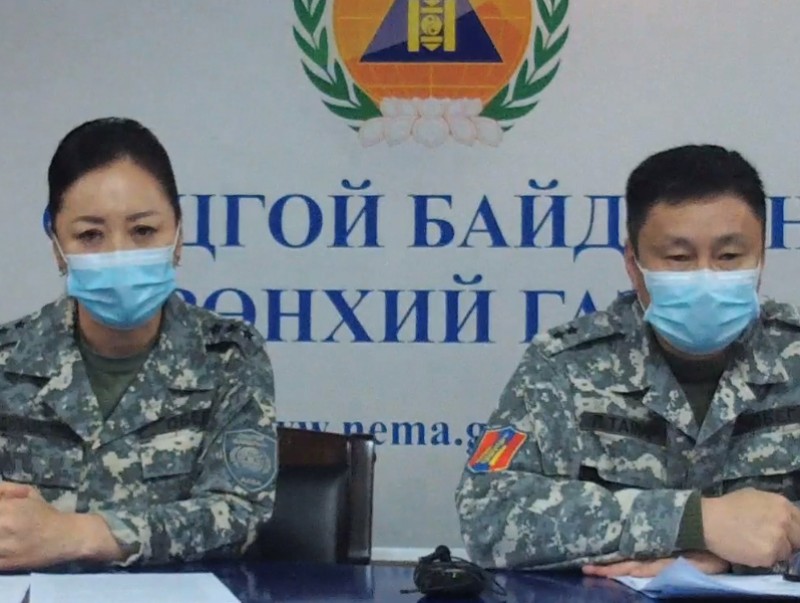 Хүчтэй цасан болон шороон шуурганы улмаас үүссэн нөхцөл байдалтай холбогдуулан мэдээлэл хийж байна