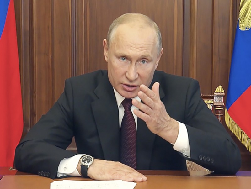 Владимир Путин: Европыг сандаргаад байгаа коронавирусний мутацуудын эсрэг Оросын вакцинууд үр дүнтэй