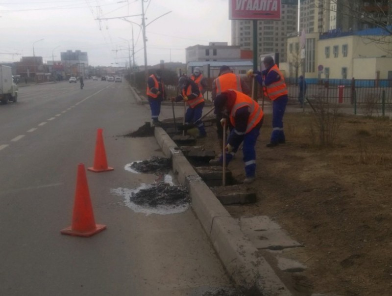 Борооны ус зайлуулах шугамыг цэвэрлэж байна