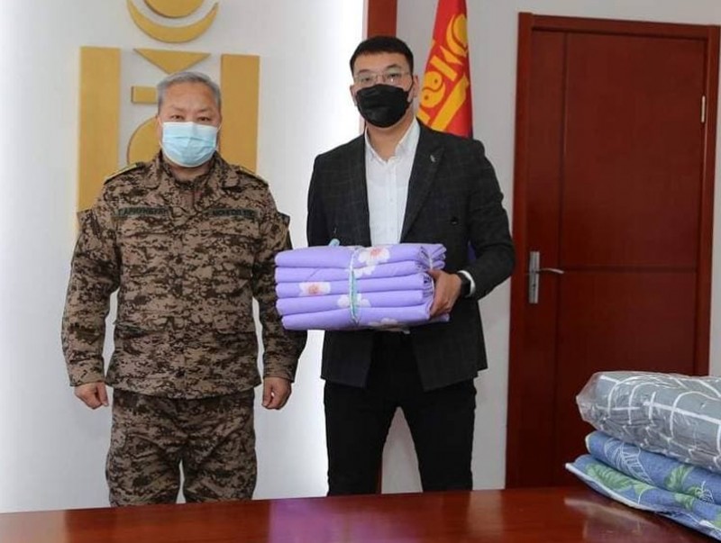 “Таван богд” группийнхэн эрүүл мэндийн байгууллагуудад дэмжлэг үзүүллээ